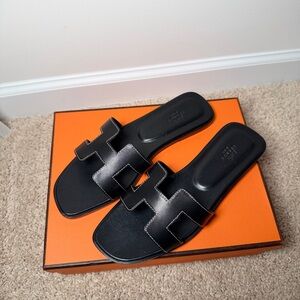 Hermes Elegant Black Sandals